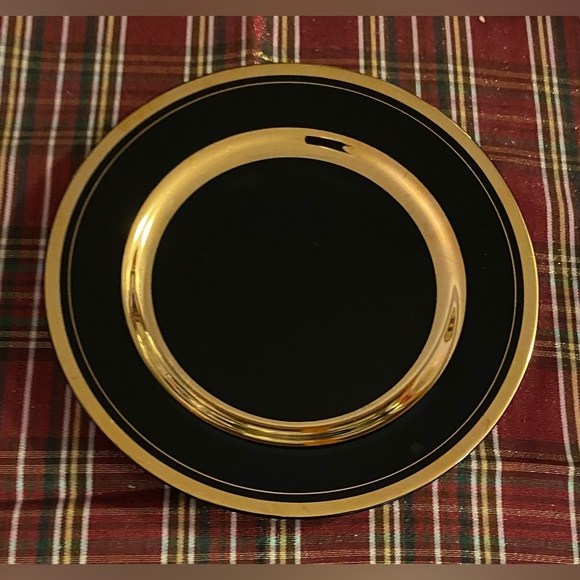 Black China lunch plate with gold trim - Picture 2 of 2
